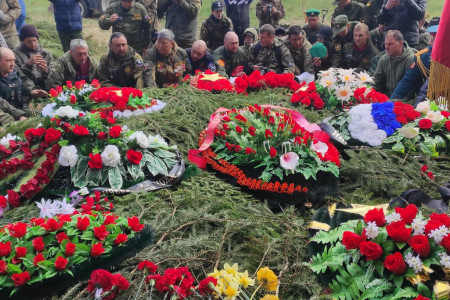 Захоронение 239 солдат и офицеров Красной Армии на мемориале «Павший лист» в Старорусском районе