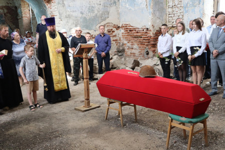 Боец Галдин Пётр Дмитриевич захоронен на своей малой родине в Липецкой области.