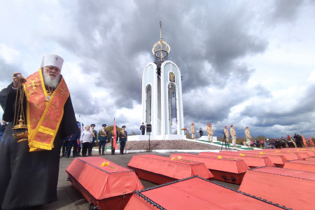 В Новгородской области прошли захоронения воинов РККА, найденных в ходе Вахты Памяти