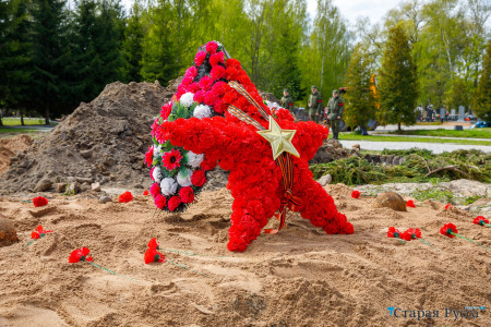 Захоронение воинов РККА на Симоновском кладбище города Старая Русса