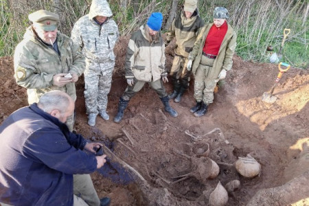 ПО «Новгородкая кадетская рота» обнаружил неизвестное захоронение времен Великой Отечественной войны