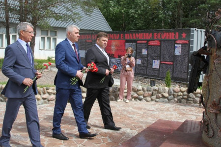 На Невском ПХГ в Крестецком районе открыт мемориальный комплекс, посвященный 75-летию Великой Победы